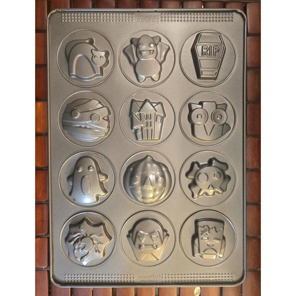Halloween 12-Cavity Non-Stick Cookie Pan GoodCook Sweet Creations 16